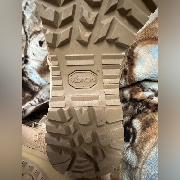 New. McRae Hot Weather Leather Boots. 11 W. Vibram Soles. Manufactured in USA. - Picture 12 of 16